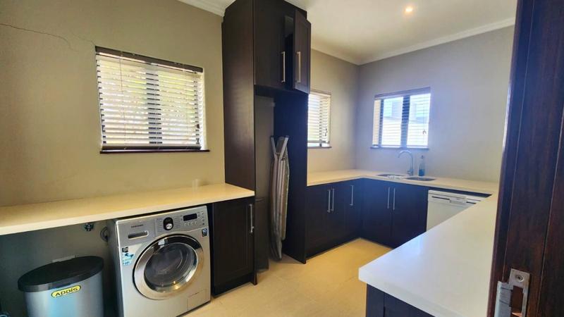 5 Bedroom Property for Sale in Pinnacle Point Golf Estate Western Cape
